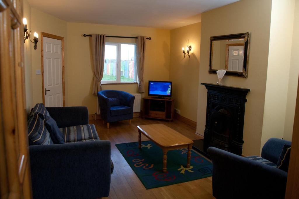 Ceol Na Mara Holiday Homes - Cois Tra & Cor Na Dtonn เอนนิสโครน ห้อง รูปภาพ